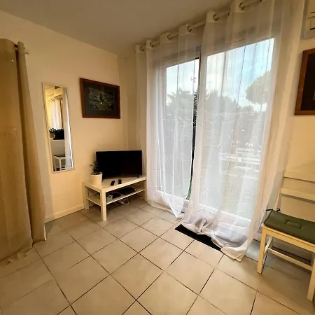 Avec Jardin Prive, Piscine, Tennis, Climatisation, Calme Apartment