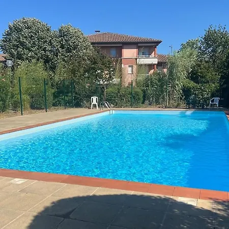 Avec Jardin Prive, Piscine, Tennis, Climatisation, Calme *
